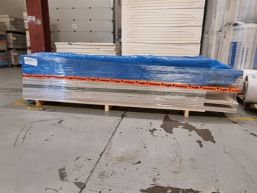 Schadepartij 2823: Gipsplaten AK div. 2600/3000x600mm (ca. 80m²)