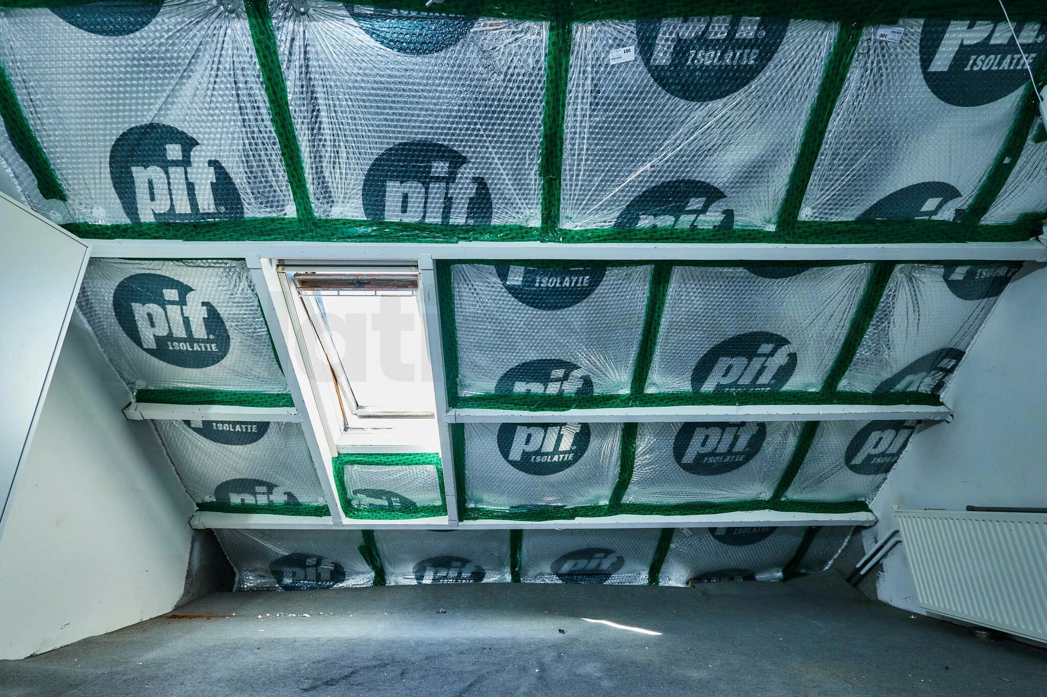 0,6 X 10 M Thermische Isolatie, 5-6 Mm, Dubbellaags Gealuminiseerde Bubbelfolie Duurzame Warmtereflector Voor Dak Auto En Ramen